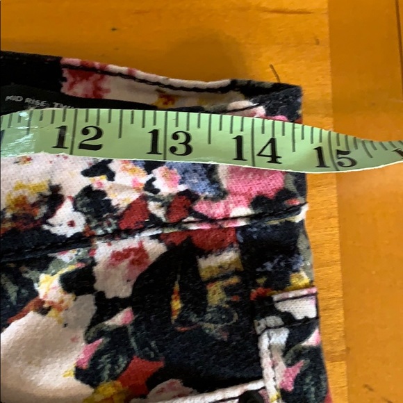 BDG Floral Ankle Jeans - Picture 7 of 8